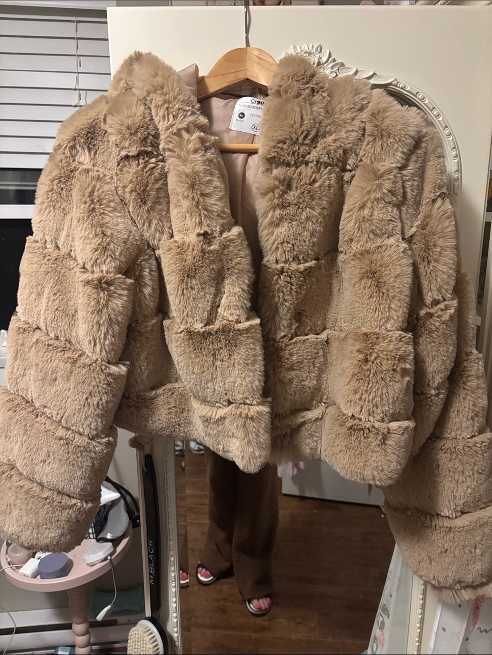 Ci Sono Plush Faux Fur Cropped Teddy Jacket in Tan